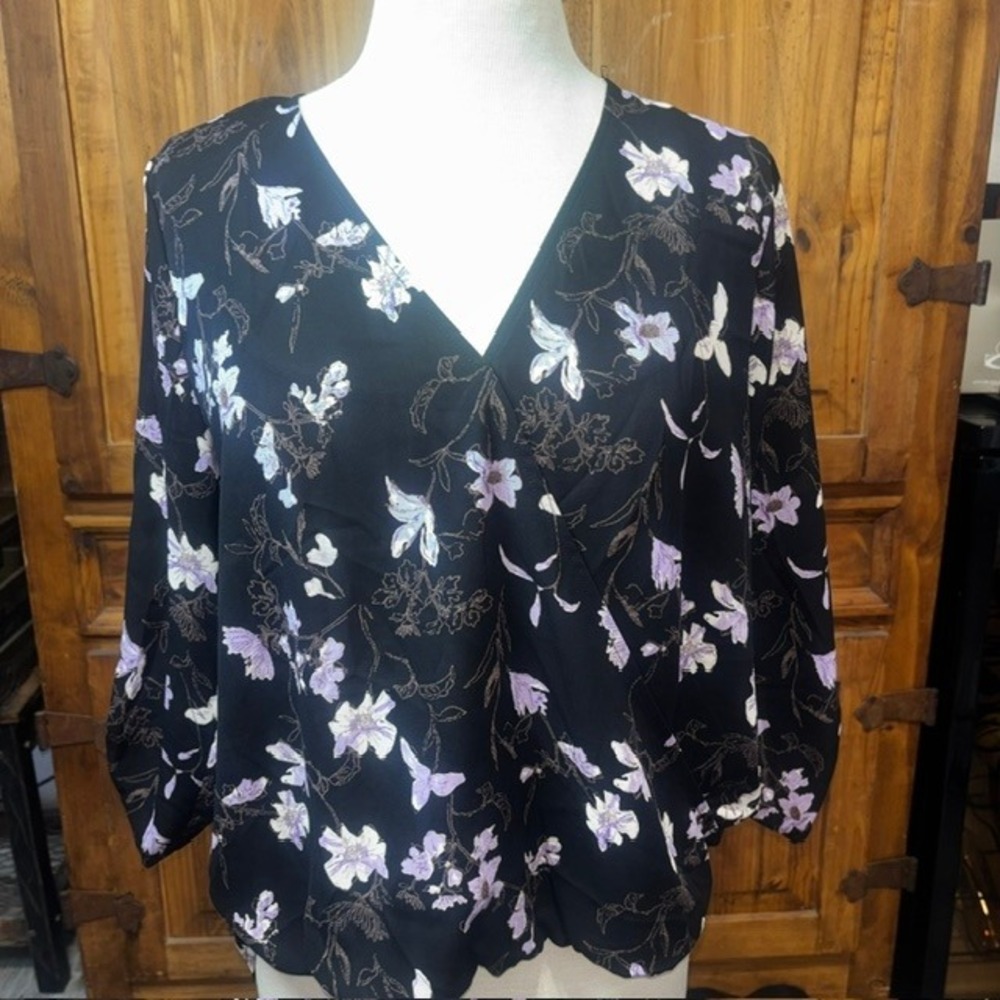 West Kei Purple Floral Surplice Blouse Black Roll Tab Sleeve V-Neck Top Medium - Picture 2 of 10